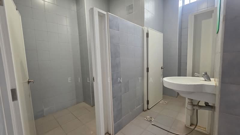 Prime Industrial Building, 39B Jalan Pemimpin, Ang Mo Kio / Bishan / Thomson, 2,730 sqft, Light Industrial (B1) For Rent, by Eileen Tan, 500077123 - Bathroom - CommercialGuru.com.sg