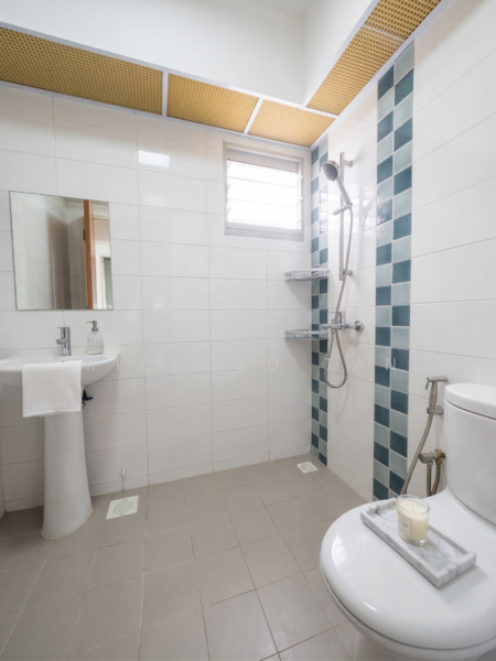 803D Keat Hong Close HDB Flat For Sale at S$ 599,000 | PropertyGuru Singapore - Common Bathroom