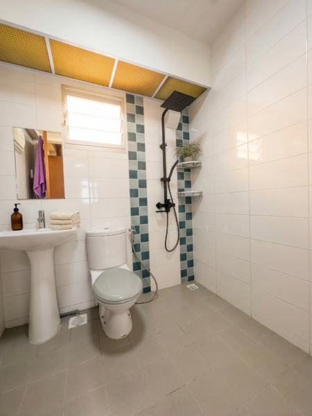 803D Keat Hong Close HDB Flat For Sale at S$ 599,000 | PropertyGuru Singapore - Master Bathroom