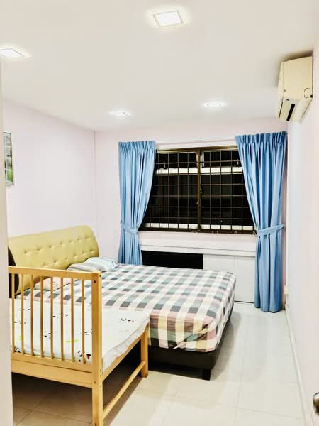 768 Pasir Ris Street 71 HDB Flat For Sale at S$ 635,000 | PropertyGuru Singapore - Bedroom