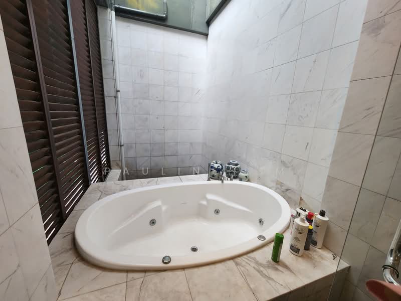32 Cotswold Close Detached House For Sale at S$ 10,880,000 | PropertyGuru Singapore - Bathroom