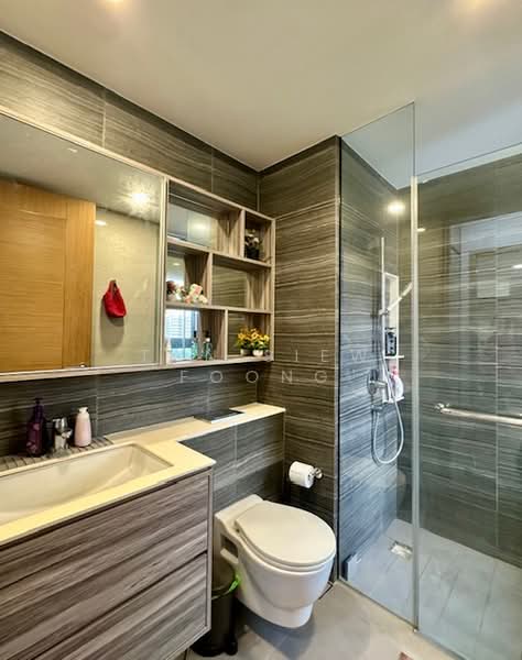 Coco Palms Condominium For Sale at S$ 838,000 | PropertyGuru Singapore - Bathroom