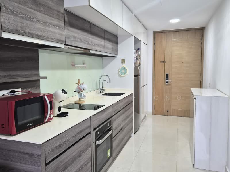 Coco Palms Condominium For Sale at S$ 838,000 | PropertyGuru Singapore - Kitchen