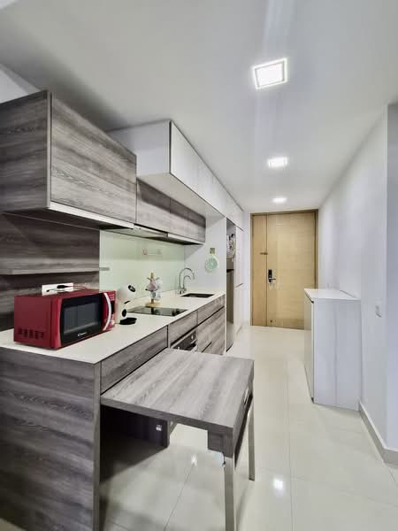 Coco Palms Condominium For Sale at S$ 838,000 | PropertyGuru Singapore - Kitchen