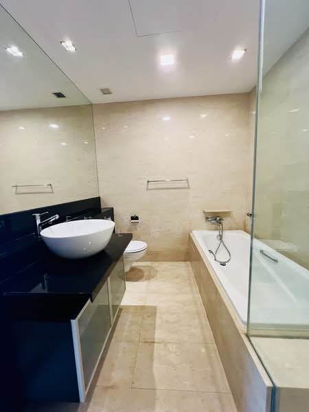 The Shelford, 1 Shelford Road, 3 Bedrooms, 1,529 sqft, Condominium For Rent, by Jennifer Tan WL 陈慧莲, 500077158 - Bathroom - PropertyGuru.com.sg