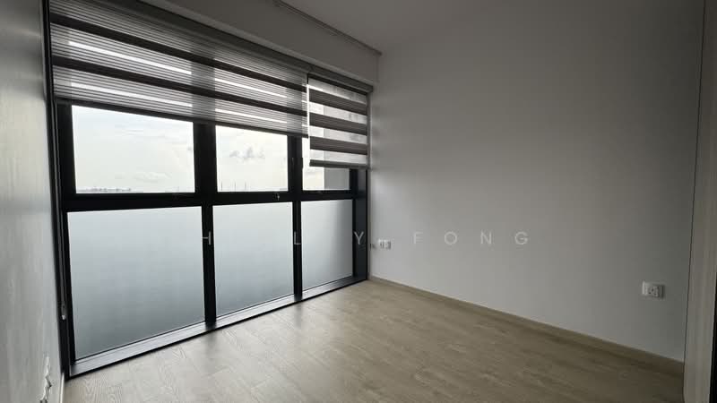 Whistler Grand Condominium For Sale at S$ 1,250,000 | PropertyGuru Singapore - Master bedroom