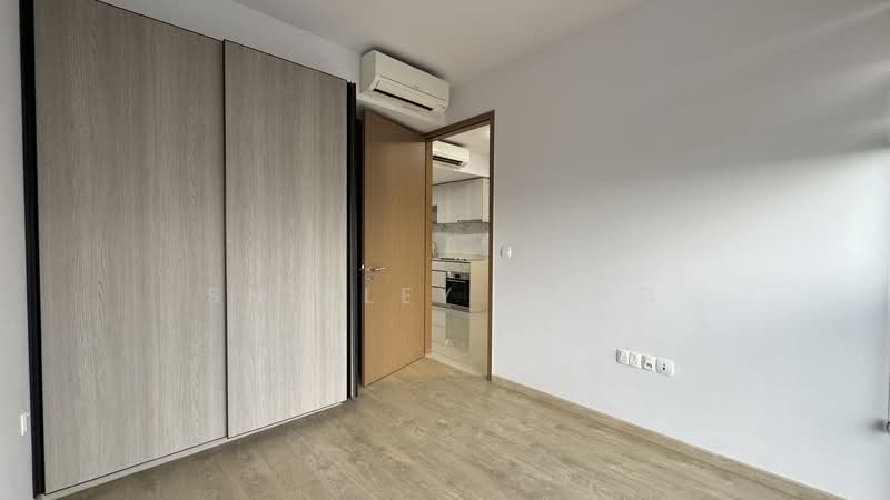 Whistler Grand Condominium For Sale at S$ 1,250,000 | PropertyGuru Singapore - Master bedroom