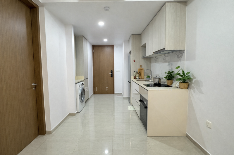 Whistler Grand Condominium For Sale at S$ 1,250,000 | PropertyGuru Singapore - Kitchen