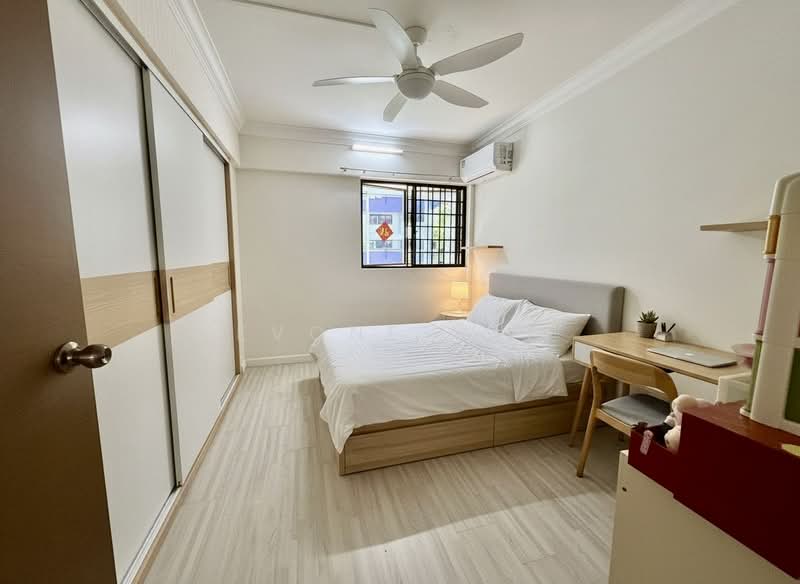 124 Bukit Batok Central HDB Flat For Sale at S$ 550,000 | PropertyGuru Singapore - Bedroom