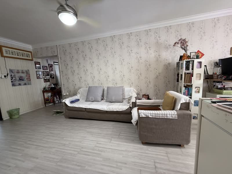 124 Bukit Batok Central HDB Flat For Sale at S$ 550,000 | PropertyGuru Singapore