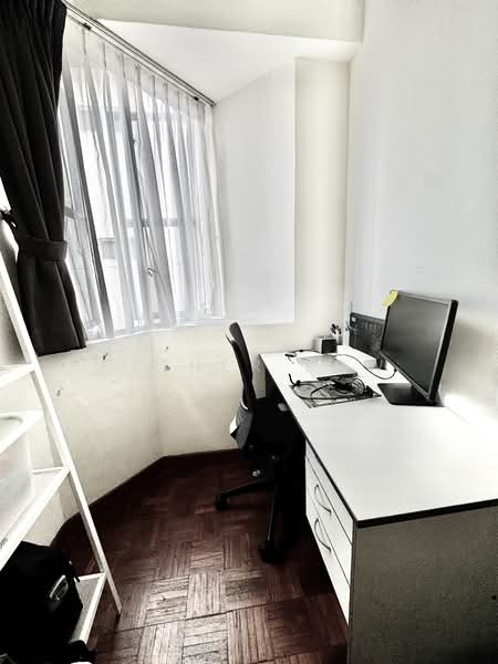 Clementi area condo, , 1 Bedroom, 380 sqft, Condominium For Rent, by Esther Low, 500077167 - Study - PropertyGuru.com.sg