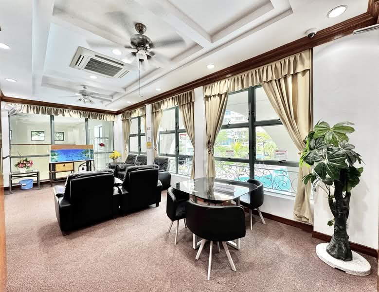 Clementi area condo, , 1 Bedroom, 380 sqft, Condominium For Rent, by Esther Low, 500077167 - Living Room - PropertyGuru.com.sg