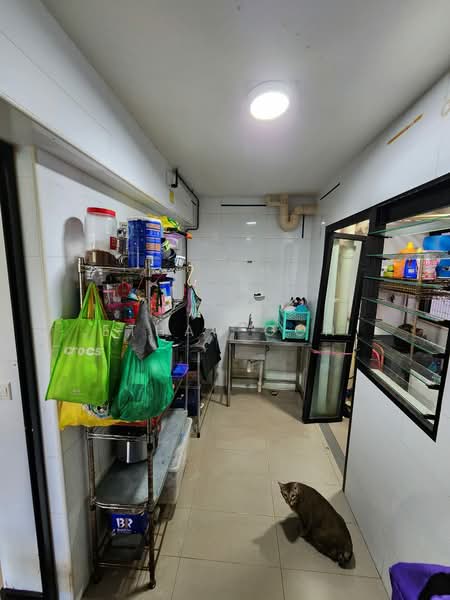 998B Buangkok Crescent HDB Flat For Sale at S$ 499,999 | PropertyGuru Singapore - Kitchen