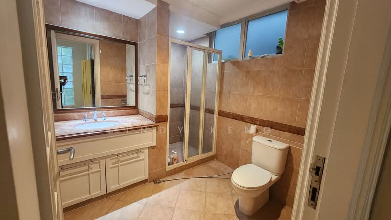 Bukit Timah Greenwood crescent Bungalow with pool, Greenwood Crescent, 7 Bedrooms, 6,814 sqft, Detached House For Rent, by Sindy Keng, 500077189 - Bathroom - PropertyGuru.com.sg