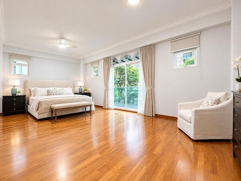 Contemporary Renovated Semi-D in Queen’s Road (D10), Tanglin / Holland / Bukit Timah, 4 Bedrooms, 3,600 sqft, Semi-Detached House For Rent, by Oliver Tan, 500077198 - Master Bedroom - PropertyGuru.com.sg