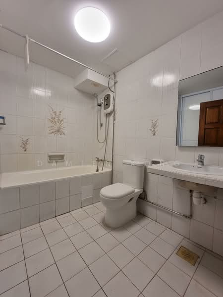 336 River Valley, 336 River Valley Road, 2 Bedrooms, 1,539 sqft, Apartment For Rent, by Damien Kong, 500077199 - Bathroom - PropertyGuru.com.sg