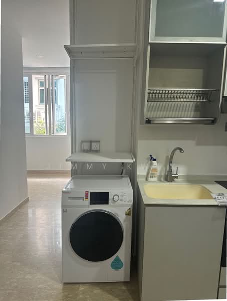 Parc Elegance Condominium For Sale at S$ 900,000 | PropertyGuru Singapore - Kitchen