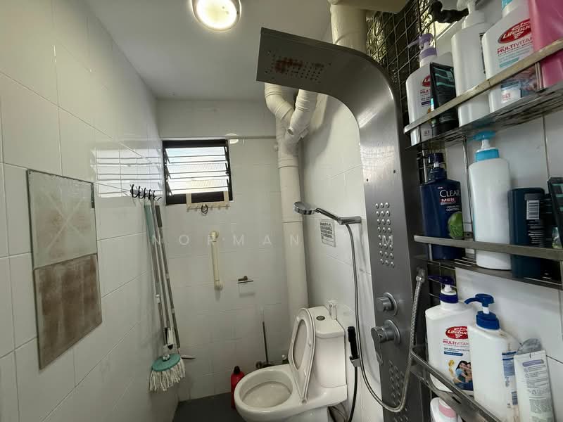 773 Yishun Avenue 3 HDB Flat For Sale at S$ 428,000 | PropertyGuru Singapore - Bathroom