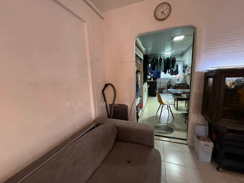 773 Yishun Avenue 3 HDB Flat For Sale at S$ 428,000 | PropertyGuru Singapore - Living Room