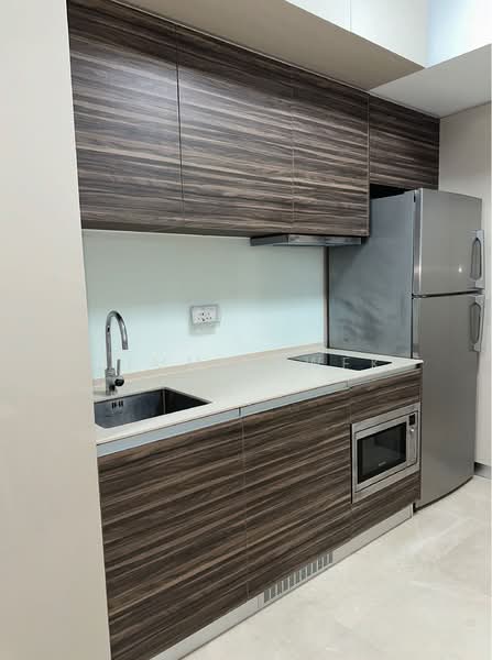 Commonwealth Towers Condominium For Sale at S$ 980,000 | PropertyGuru Singapore - Kitchen