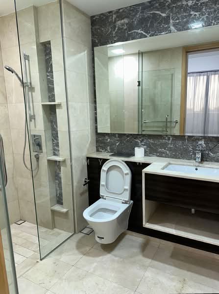 Commonwealth Towers Condominium For Sale at S$ 980,000 | PropertyGuru Singapore - Bathroom