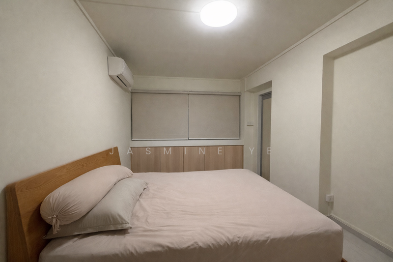 641 Jurong West Street 61 HDB Flat For Sale at S$ 600,000 | PropertyGuru Singapore - Bedroom