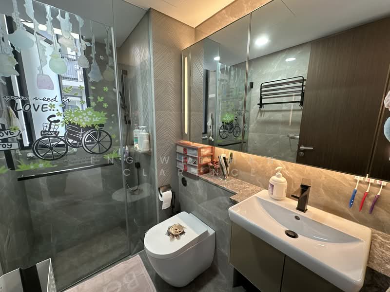 Parc Esta Condominium For Sale at S$ 3,300,000 | PropertyGuru Singapore - Bathroom