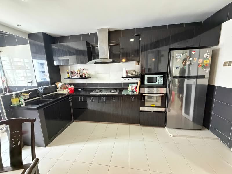 101 Hougang Avenue 1 HDB Flat For Sale at S$ 625,000 | PropertyGuru Singapore - Kitchen