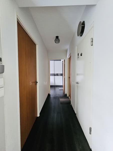 188C Bedok North Street 4 HDB Flat For Sale at S$ 638,888 | PropertyGuru Singapore - Corridor