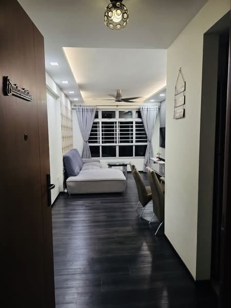 188C Bedok North Street 4 HDB Flat For Sale at S$ 638,888 | PropertyGuru Singapore - Living Room