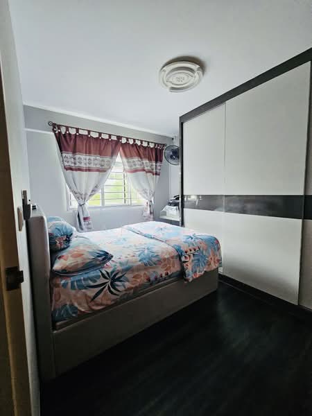 188C Bedok North Street 4 HDB Flat For Sale at S$ 638,888 | PropertyGuru Singapore - Bedroom