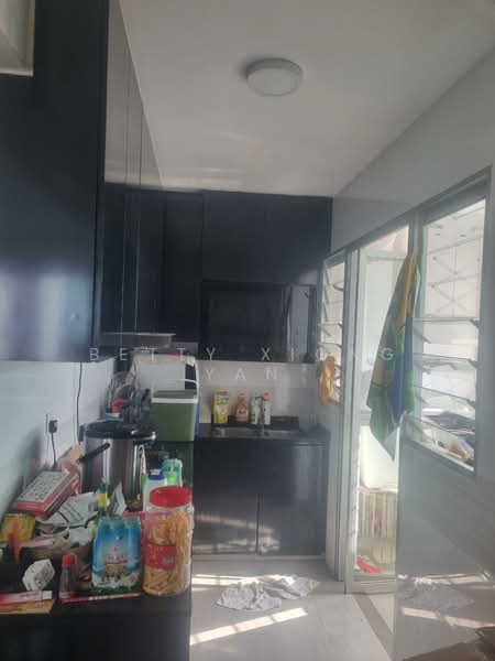 429B Bedok North Road HDB Flat For Sale at S$ 900,000 | PropertyGuru Singapore - Kitchen