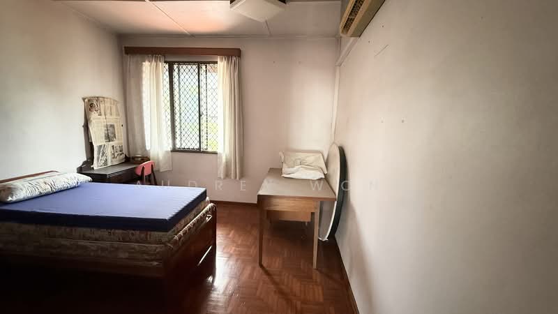 Cheap! Freehold, Near MRT and Eateries. 2 storey Originl Terrace Terraced House For Sale at S$ 3,850,000 | PropertyGuru Singapore - Bedroom