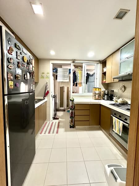 Savannah Condopark, 41 Simei Rise, 3 Bedrooms, 1,227 sqft, Condominium For Rent, by Desiree Ang, 500077245 - Kitchen - PropertyGuru.com.sg