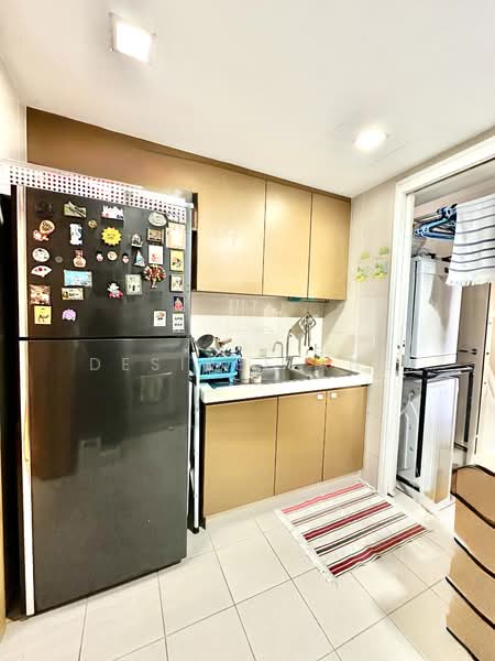 Savannah Condopark, 41 Simei Rise, 3 Bedrooms, 1,227 sqft, Condominium For Rent, by Desiree Ang, 500077245 - Kitchen - PropertyGuru.com.sg