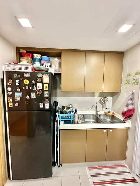 Savannah Condopark, 41 Simei Rise, 3 Bedrooms, 1,227 sqft, Condominium For Rent, by Desiree Ang, 500077245 - Kitchen - PropertyGuru.com.sg