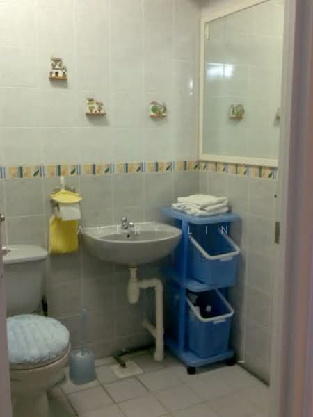 107D Edgefield Plains, 107D Edgefield Plains, 4 Bedrooms, 1,184 sqft, HDB Flat For Rent, by Avery Lin, 500077254 - Bathroom 1 - PropertyGuru.com.sg