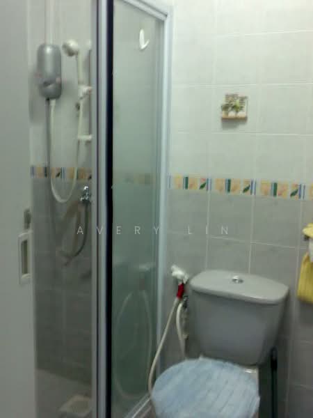 107D Edgefield Plains, 107D Edgefield Plains, 4 Bedrooms, 1,184 sqft, HDB Flat For Rent, by Avery Lin, 500077254 - Bathroom 1 - PropertyGuru.com.sg