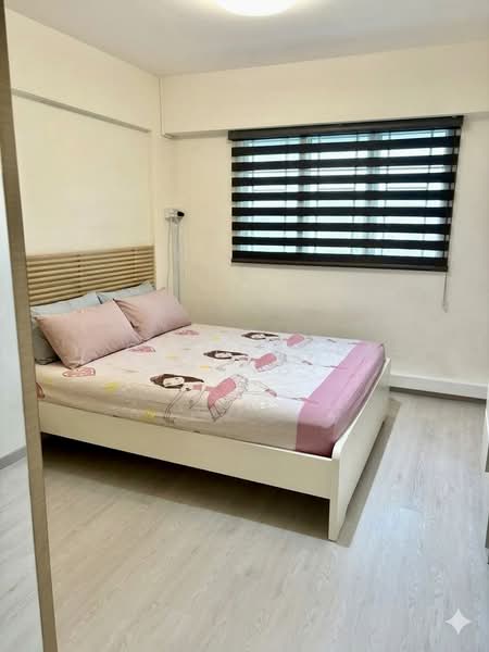 327 Hougang Avenue 5 HDB Flat For Sale at S$ 660,000 | PropertyGuru Singapore - Bedroom
