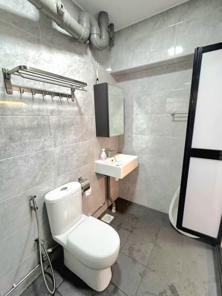 177 Lompang Road HDB Flat For Sale at S$ 833,338 | PropertyGuru Singapore - Bathroom