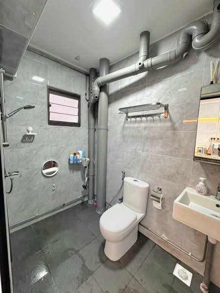 177 Lompang Road HDB Flat For Sale at S$ 833,338 | PropertyGuru Singapore - Bathroom
