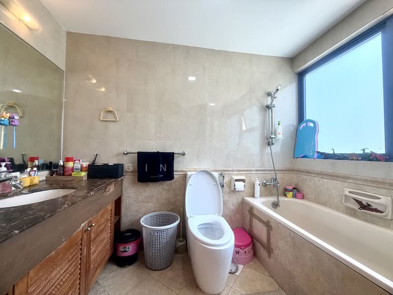 Sanctuary Green Condominium For Sale at S$ 2,280,000 | PropertyGuru Singapore - Bathroom