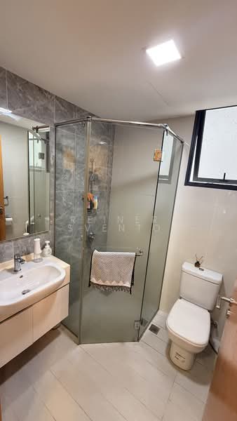 La Fiesta Condominium For Sale at S$ 1,328,888 | PropertyGuru Singapore - Bathroom
