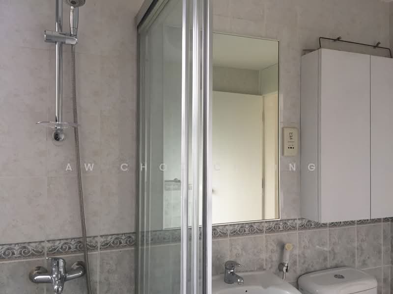 Cavenagh Court Apartment For Sale at S$ 3,880,000 | PropertyGuru Singapore - Bathroom