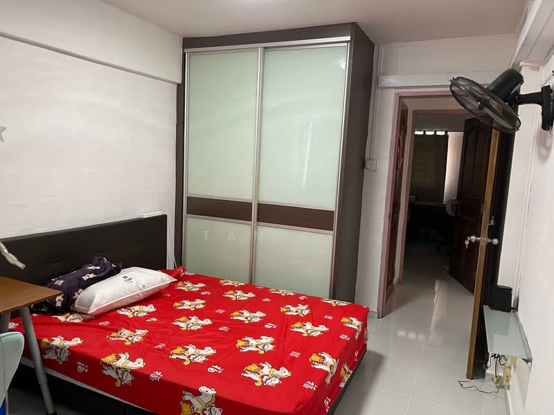 331 Clementi Avenue 2 HDB Flat For Sale at S$ 480,000 | PropertyGuru Singapore - Bedroom