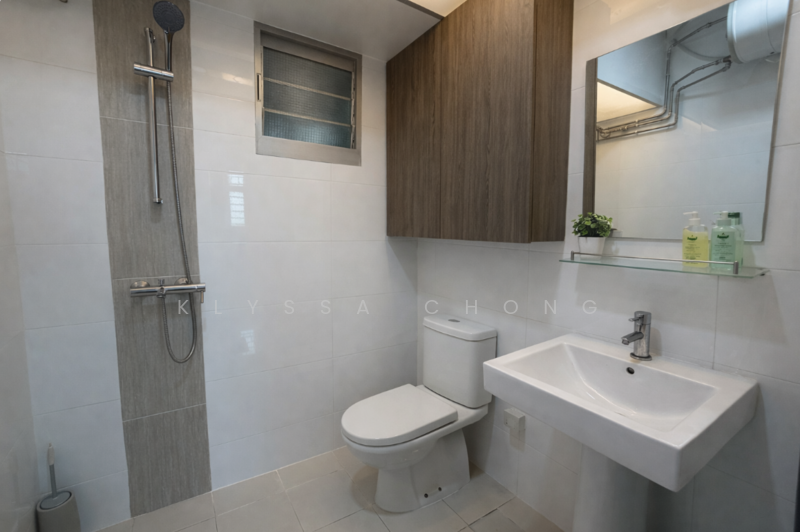 890B Tampines Avenue 1 HDB Flat For Sale at S$ 839,000 | PropertyGuru Singapore - Bathroom