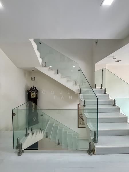 Loyang Villas Terraced House For Sale at S$ 2,700,000 | PropertyGuru Singapore - Interior