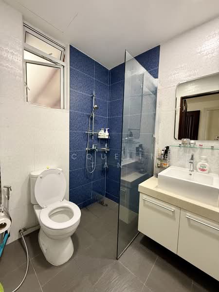 Loyang Villas Terraced House For Sale at S$ 2,700,000 | PropertyGuru Singapore - Bathroom