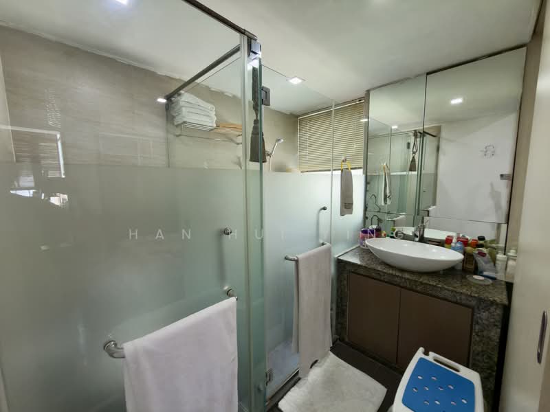 Cavenagh Court Apartment For Sale at S$ 3,700,000 | PropertyGuru Singapore - Bathroom