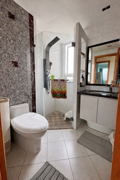 Goldenhill Park Condo Condominium For Sale at S$ 3,298,000 | PropertyGuru Singapore - Bathroom